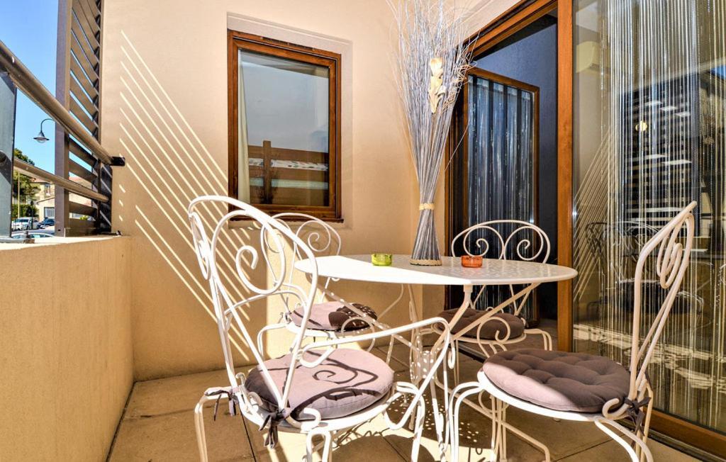 Appartement 3 Min A Pied Du Centre D'Uzes Parking Piscine מראה חיצוני תמונה